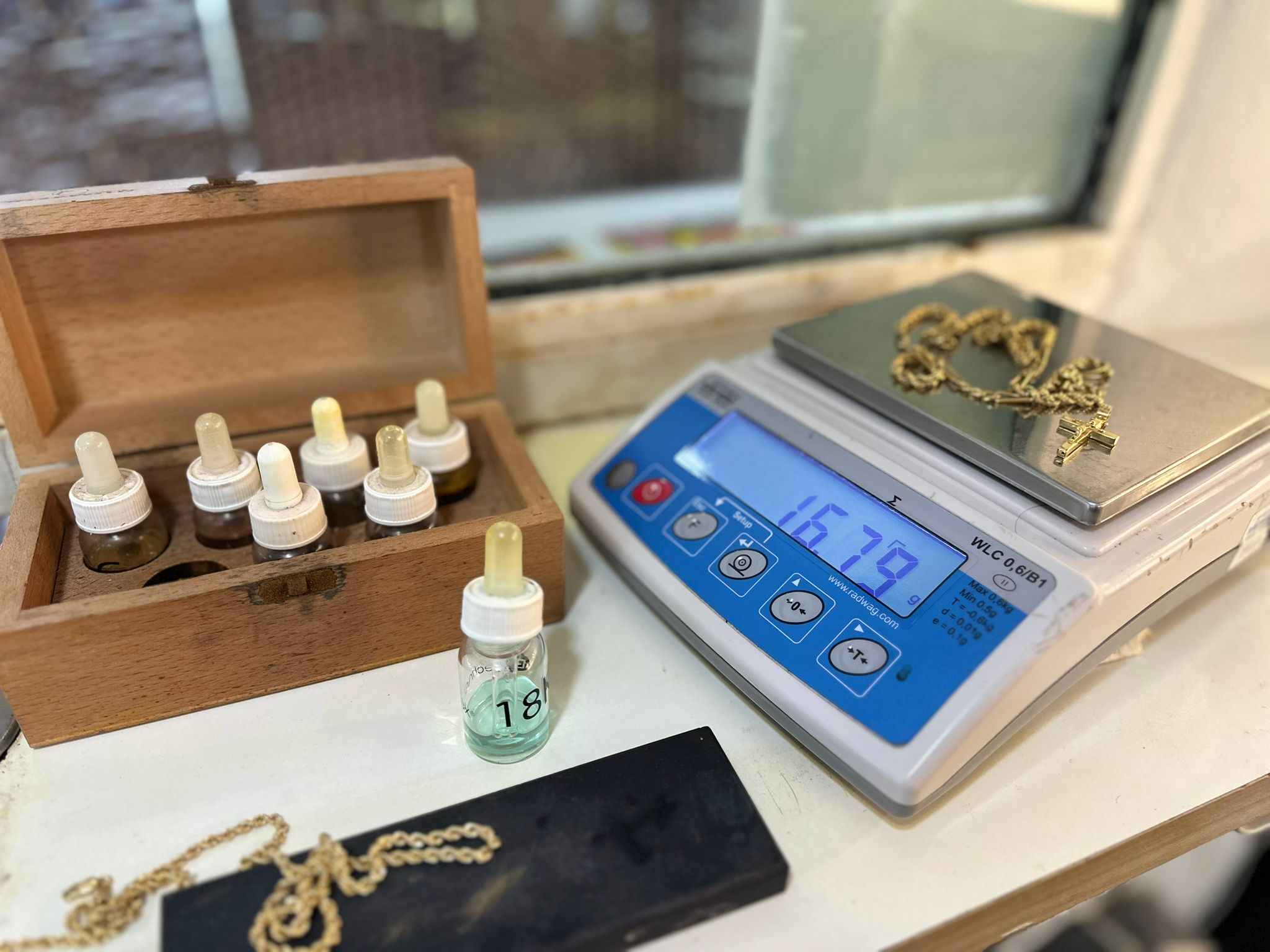 Procedimiento de pesaje del oro en compro oro Sevilla
